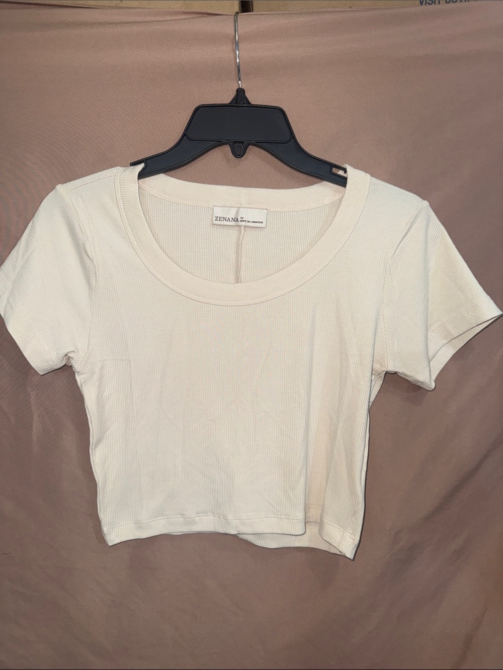 NWT Women’s Medium Zenana Outfitters Ribbed Short Sleeve Crop Top in Ivory